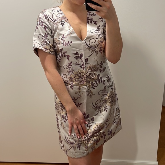 *NWT* Lulus Glow Metallic Purple Floral Jacquard Shift Dress - Picture 5 of 7